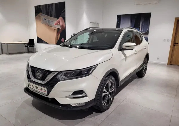 małopolskie Nissan Qashqai cena 65900 przebieg: 123000, rok produkcji 2017 z Piastów